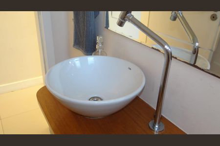 Apartamento à venda com 260m², 5 quartos e 3 vagas Apartamento à venda com 260m², 5 quartos e 3 vagasLavab