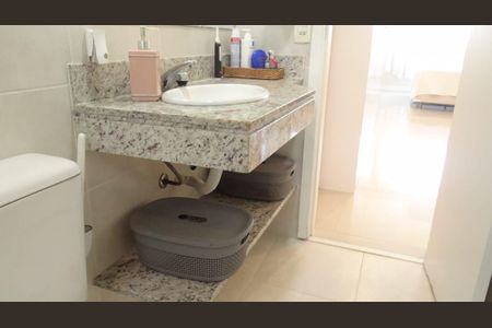 Apartamento à venda com 260m², 5 quartos e 3 vagas Apartamento à venda com 260m², 5 quartos e 3 vagasBanheiro quarto 3