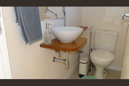 Apartamento à venda com 260m², 5 quartos e 3 vagas Apartamento à venda com 260m², 5 quartos e 3 vagasLavabo
