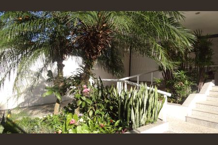 Apartamento à venda com 260m², 5 quartos e 3 vagas Apartamento à venda com 260m², 5 quartos e 3 vagasÁrea externa