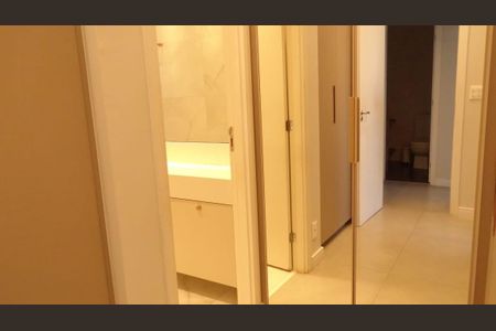 Apartamento à venda com 260m², 5 quartos e 3 vagas Apartamento à venda com 260m², 5 quartos e 3 vagasQuarto 4