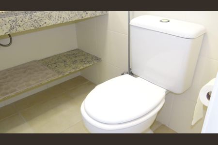 Apartamento à venda com 260m², 5 quartos e 3 vagas Apartamento à venda com 260m², 5 quartos e 3 vagasBanheiro quarto 2