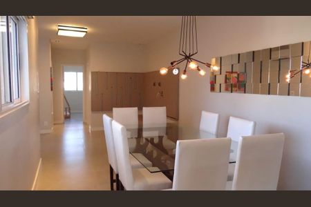 Apartamento à venda com 260m², 5 quartos e 3 vagas Apartamento à venda com 260m², 5 quartos e 3 vagasSala de Jantar