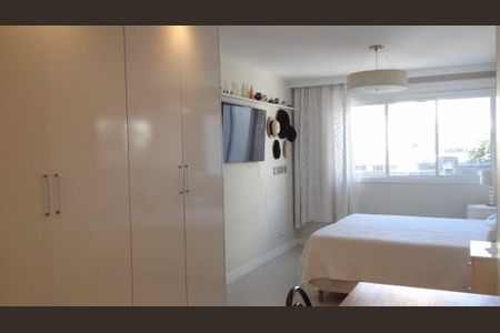 Apartamento à venda com 260m², 5 quartos e 3 vagas Apartamento à venda com 260m², 5 quartos e 3 vagasQuanto 3