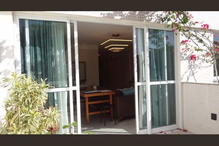Apartamento à venda com 260m², 5 quartos e 3 vagas Apartamento à venda com 260m², 5 quartos e 3 vagasVaranda