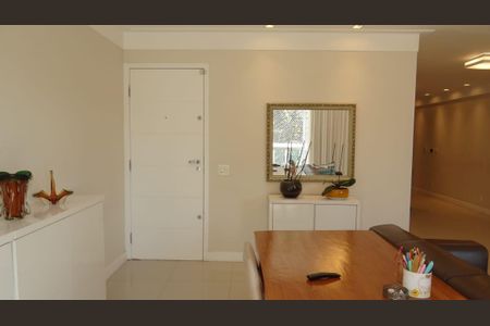 Apartamento à venda com 260m², 5 quartos e 3 vagas Apartamento à venda com 260m², 5 quartos e 3 vagasSala