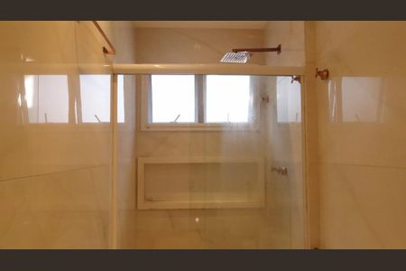 Apartamento à venda com 260m², 5 quartos e 3 vagas Apartamento à venda com 260m², 5 quartos e 3 vagasBanheiro quarto 4