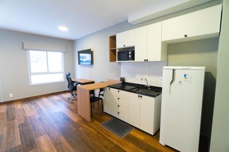 Cozinha de kitnet/studio para alugar com 1 quarto, 30m² em Vila Guarani (zona Sul), São Paulo