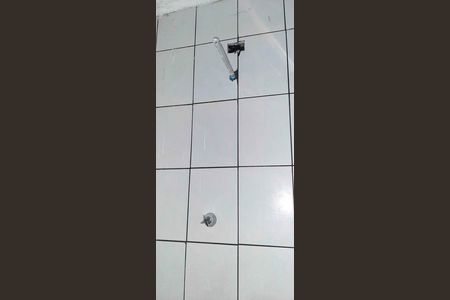 Banheiro social de casa para alugar com 1 quarto, 50m² em São Pedro, Osasco