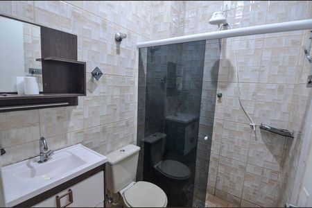 Banheiro de kitnet/studio para alugar com 1 quarto, 30m² em Tijuca, Rio de Janeiro