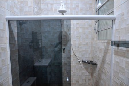 Banheiro de kitnet/studio para alugar com 1 quarto, 30m² em Tijuca, Rio de Janeiro