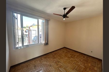 Quarto de apartamento à venda com 4 quartos, 75m² em Petrópolis, Porto Alegre