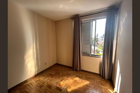 Sala de apartamento à venda com 4 quartos, 75m² em Petrópolis, Porto Alegre