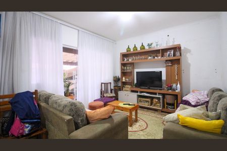 Casa à venda com 4 quartos, 200m² em Vila Nova Pauliceia, São Paulo