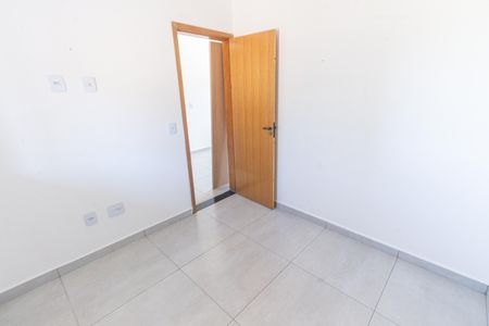 Quarto 2 de apartamento para alugar com 2 quartos, 39m² em Vila Bertioga, São Paulo