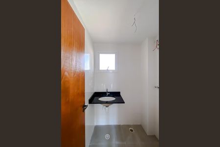 Banheiro de apartamento para alugar com 2 quartos, 40m² em Vila Bertioga, São Paulo