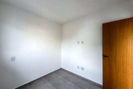 Quarto 1 de apartamento para alugar com 2 quartos, 40m² em Vila Bertioga, São Paulo
