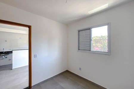 Quarto 1 de apartamento para alugar com 2 quartos, 40m² em Vila Bertioga, São Paulo