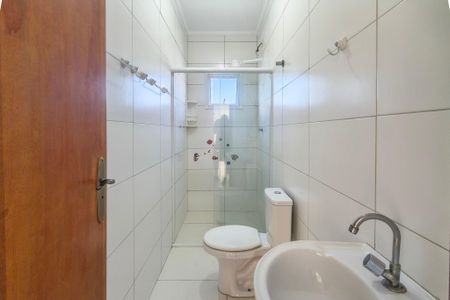 Casa de condomínio para alugar com 55m², 2 quartos e 1 vaga Casa de condomínio para alugar com 55m², 2 quartos e 1 vagaBanheiro