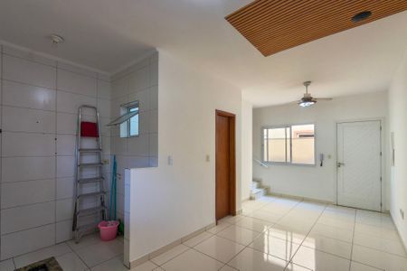 Sala/Cozinha de casa de condomínio para alugar com 2 quartos, 55m² em Vila Sonia, Praia Grande