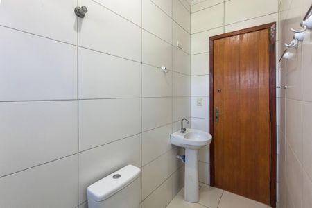 Casa de condomínio para alugar com 55m², 2 quartos e 1 vaga Casa de condomínio para alugar com 55m², 2 quartos e 1 vagaBanheiro