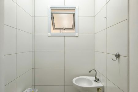 Lavabo  de casa de condomínio para alugar com 2 quartos, 55m² em Vila Sonia, Praia Grande