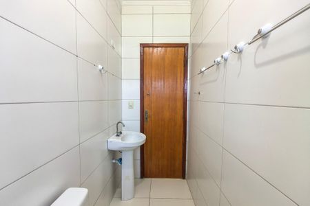 Casa de condomínio para alugar com 55m², 2 quartos e 1 vaga Casa de condomínio para alugar com 55m², 2 quartos e 1 vagaBanheiro