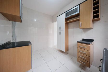 Cozinha de casa para alugar com 2 quartos, 70m² em Jardim Arize, São Paulo