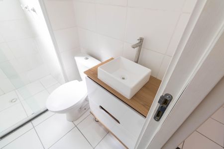 Banheiro de apartamento à venda com 2 quartos, 40m² em Guaratiba, Rio de Janeiro