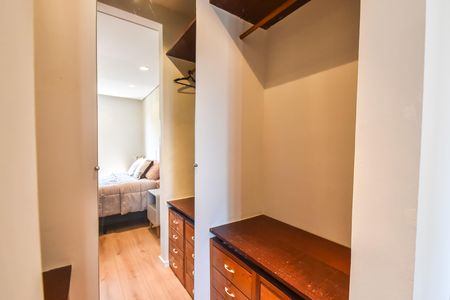 Closet do quarto de apartamento à venda com 1 quarto, 42m² em Aclimação, São Paulo