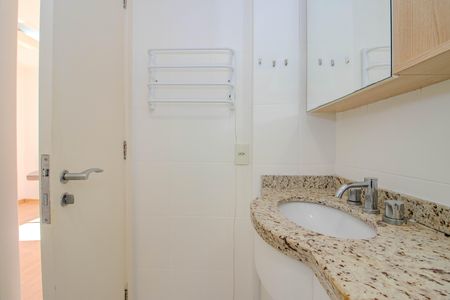 Banheiro da Suíte de apartamento para alugar com 2 quartos, 76m² em Petrópolis, Porto Alegre