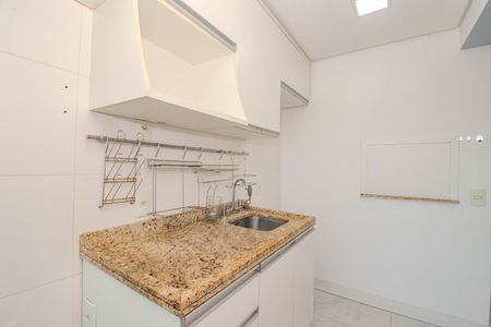 Apartamento para alugar com 76m², 2 quartos e 2 vagas Apartamento para alugar com 76m², 2 quartos e 2 vagasCozinha e Área de Serviço