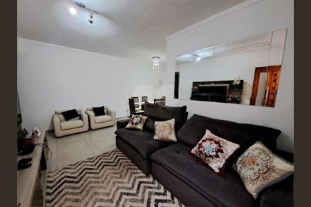 Casa à venda com 4 quartos, 231m² em Parque Santa Madalena, São Paulo