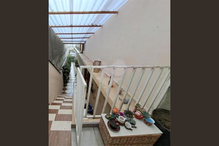 Casa à venda com 4 quartos, 231m² em Parque Santa Madalena, São Paulo