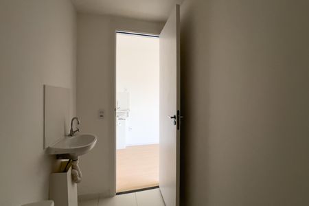 Banheiro de kitnet/studio para alugar com 1 quarto, 26m² em Chácara Inglesa, São Paulo