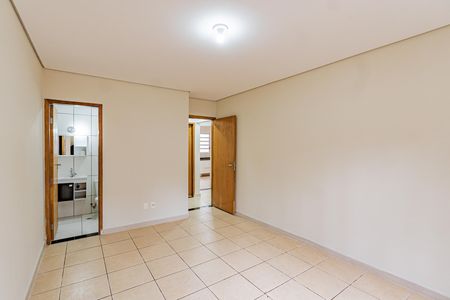 Suíte de casa para alugar com 2 quartos, 119m² em Vila Santo Estefano, São Paulo