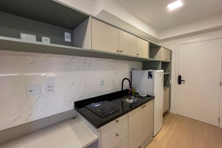 Cozinha de kitnet/studio à venda com 1 quarto, 18m² em Vila Santo Estefano, São Paulo