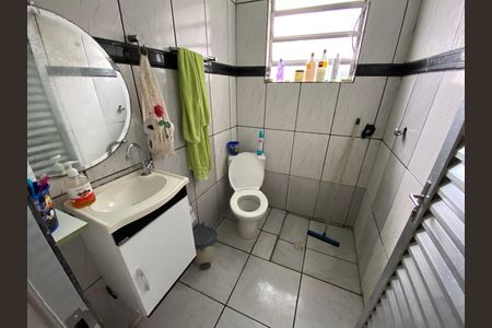 Banheiro social de casa à venda com 1 quarto, 158m² em Vila Albano, São Paulo