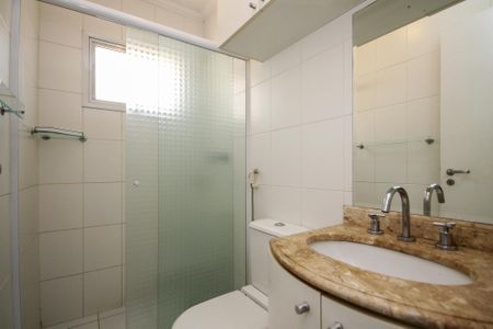 Casa de condomínio para alugar com 189m², 4 quartos e 3 vagas Casa de condomínio para alugar com 189m², 4 quartos e 3 vagasBanheiro Suíte 2