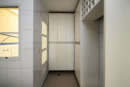 Casa de condomínio para alugar com 189m², 4 quartos e 3 vagas Casa de condomínio para alugar com 189m², 4 quartos e 3 vagasCozinha