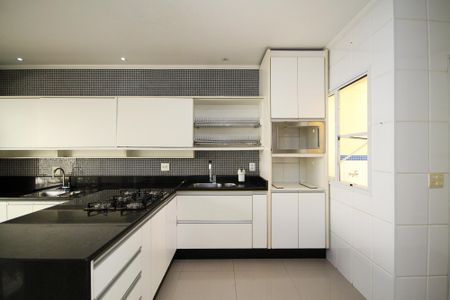 Casa de condomínio para alugar com 189m², 4 quartos e 3 vagas Casa de condomínio para alugar com 189m², 4 quartos e 3 vagasCozinha
