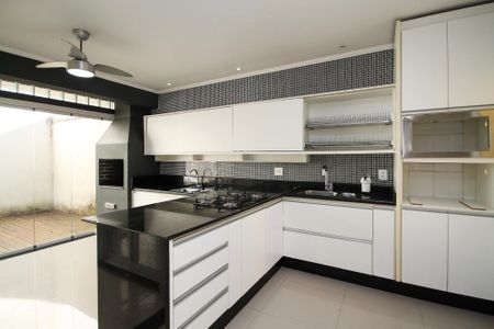 Casa de condomínio para alugar com 189m², 4 quartos e 3 vagas Casa de condomínio para alugar com 189m², 4 quartos e 3 vagasCozinha