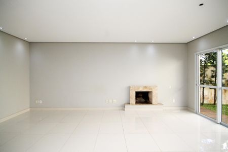 Casa de condomínio para alugar com 189m², 4 quartos e 3 vagas Casa de condomínio para alugar com 189m², 4 quartos e 3 vagasSala