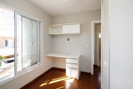 Casa de condomínio para alugar com 189m², 4 quartos e 3 vagas Casa de condomínio para alugar com 189m², 4 quartos e 3 vagasQuarto 2