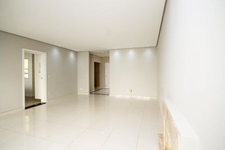 Sala de casa de condomínio para alugar com 4 quartos, 189m² em Jardim Passargada I, Cotia