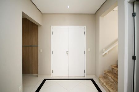 Casa de condomínio para alugar com 189m², 4 quartos e 3 vagas Casa de condomínio para alugar com 189m², 4 quartos e 3 vagasHall Entrada