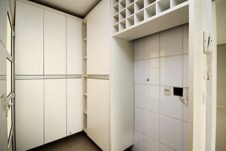Casa de condomínio para alugar com 189m², 4 quartos e 3 vagas Casa de condomínio para alugar com 189m², 4 quartos e 3 vagasCozinha