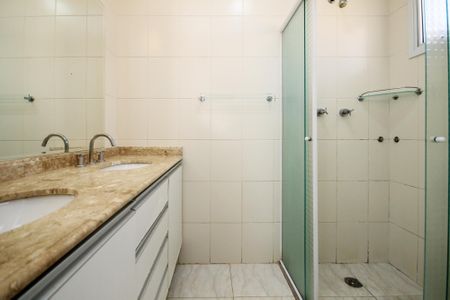 Casa de condomínio para alugar com 189m², 4 quartos e 3 vagas Casa de condomínio para alugar com 189m², 4 quartos e 3 vagasBanheiro Suíte 1