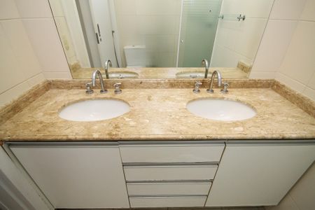 Casa de condomínio para alugar com 189m², 4 quartos e 3 vagas Casa de condomínio para alugar com 189m², 4 quartos e 3 vagasBanheiro Suíte 1