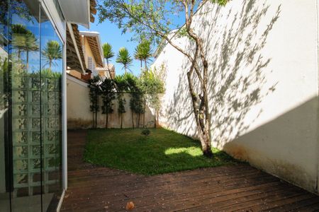 Quintal de casa de condomínio para alugar com 4 quartos, 189m² em Jardim Passargada I, Cotia